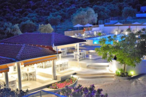 Studios Apartments Irini Patira